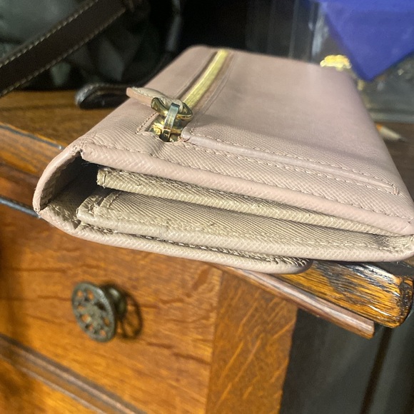 PRADA
Saffiano Lux Leather Wallet - Picture 7 of 8